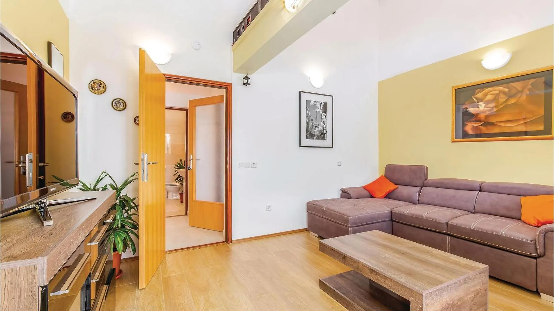 Gorgeous Apartment In Dramalj With Wifi 0*,  Croatia