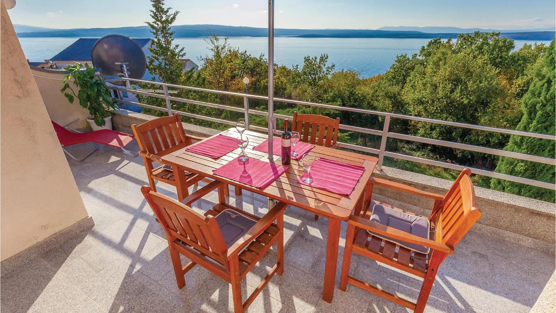 Gorgeous Apartment In Dramalj With Wifi