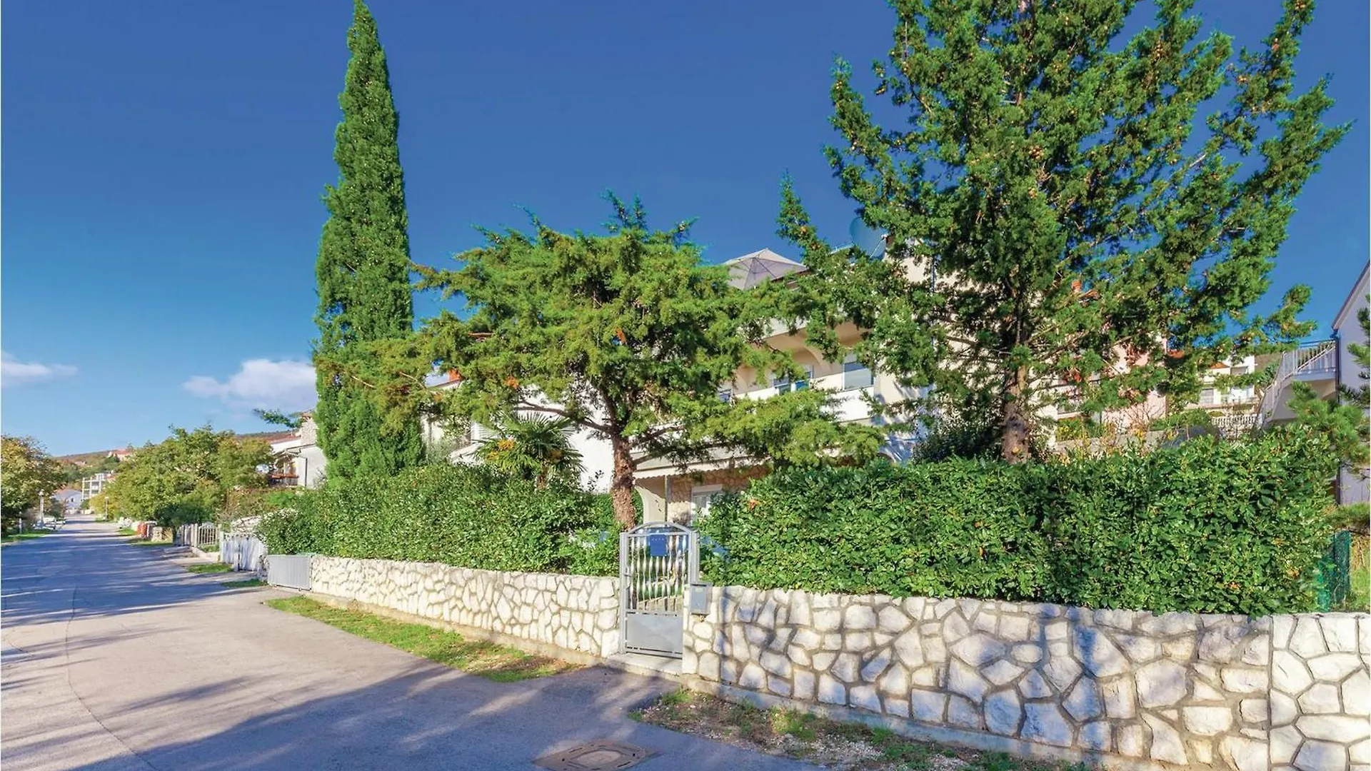 Gorgeous Apartment In Dramalj With Wifi