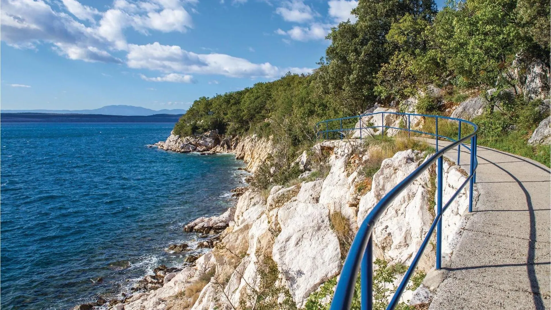 Gorgeous Apartment In Dramalj With Wifi 0*,  Croatia